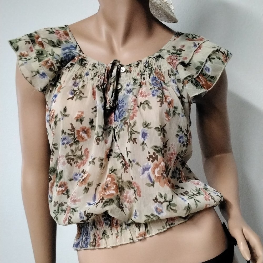 Fun & Flirt Blouse Size M Beige Floral Pattern Sheer Crop Ruffles Relax 001